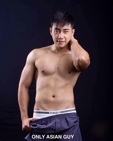 onlyasianguy twitter|twitter แปลว่าอะไร ดูความหมาย ตัวอย่างประโยค หมายความว่า .